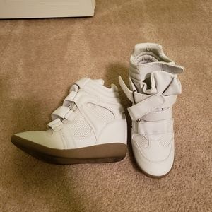 Barely worn platform sneakers